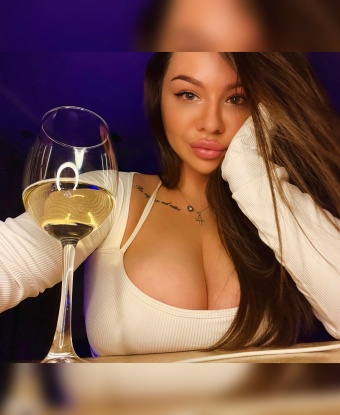 😏 Живу и работаю в Москве, где создаю неповторимую атмосферу наших встреч. Захочешь потеряться в моих нежных объятиях? В моем арсенале самые разнообразные услуги, готовые удовлетворить твои самые тайные желания. 🌟 Мой опыт и мастерство позволят тебе испытать настоящий взрыв чувств и эмоций. Обладая нежными руками и стройной фигурой, я сделаю твой отдых незабываемым. 🔥 Наши встречи полны страсти и удовольствия, которое ты не захочешь остановить. 💋 Доверься мне и я покажу тебе настоящий рай. У меня есть отличные отзывы и фото, где можно увидеть мою красоту. Не упусти шанс провести незабываемое время со мной! 💫 Таисия